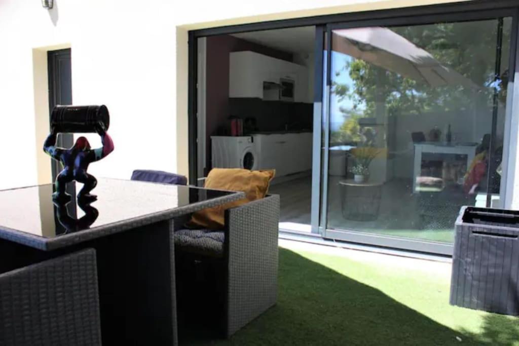 Appartement tout équipé en rez-de-jardin entre Gard et Ardèche Saint-Julien-de-Peyrolas Exterior foto