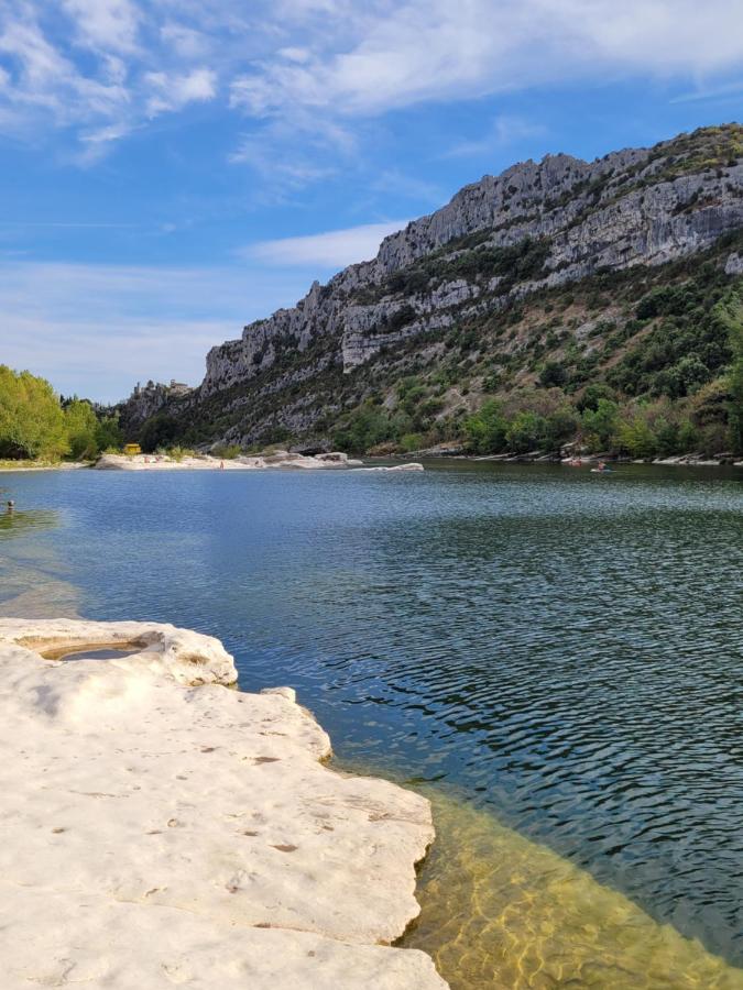 Appartement tout équipé en rez-de-jardin entre Gard et Ardèche Saint-Julien-de-Peyrolas Exterior foto